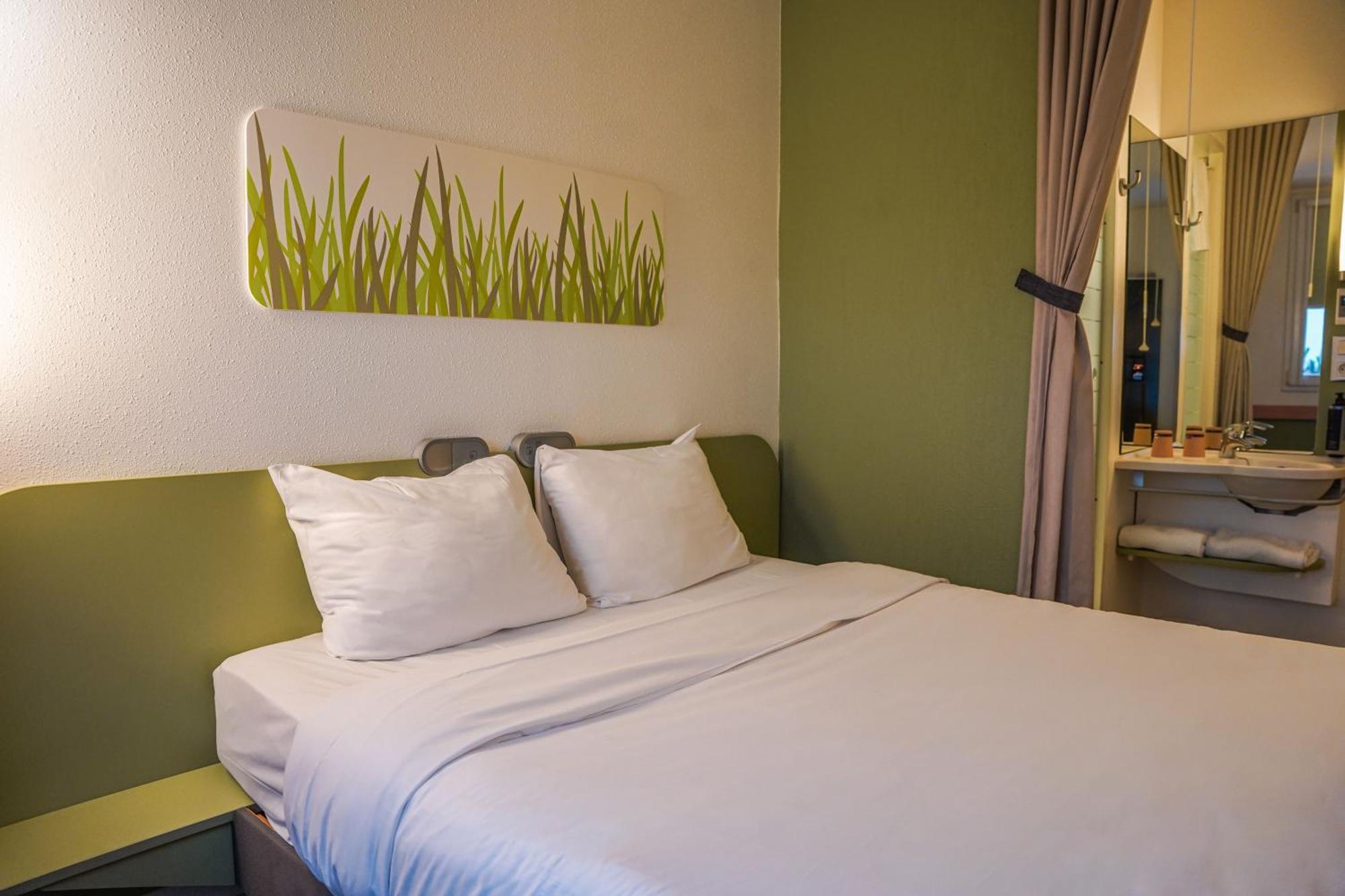Ibis Budget Bayeux Nonant Экстерьер фото