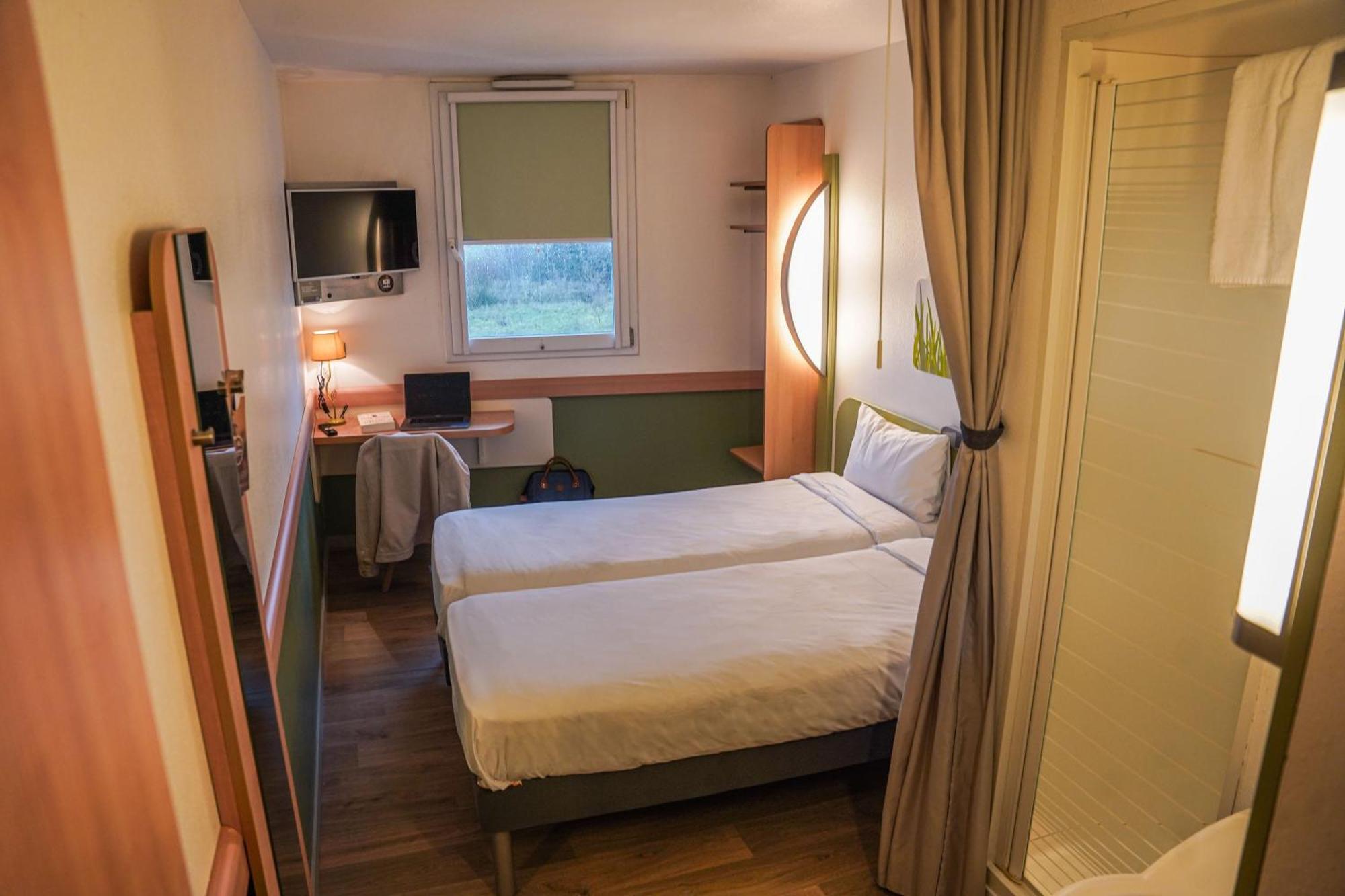 Ibis Budget Bayeux Nonant Экстерьер фото