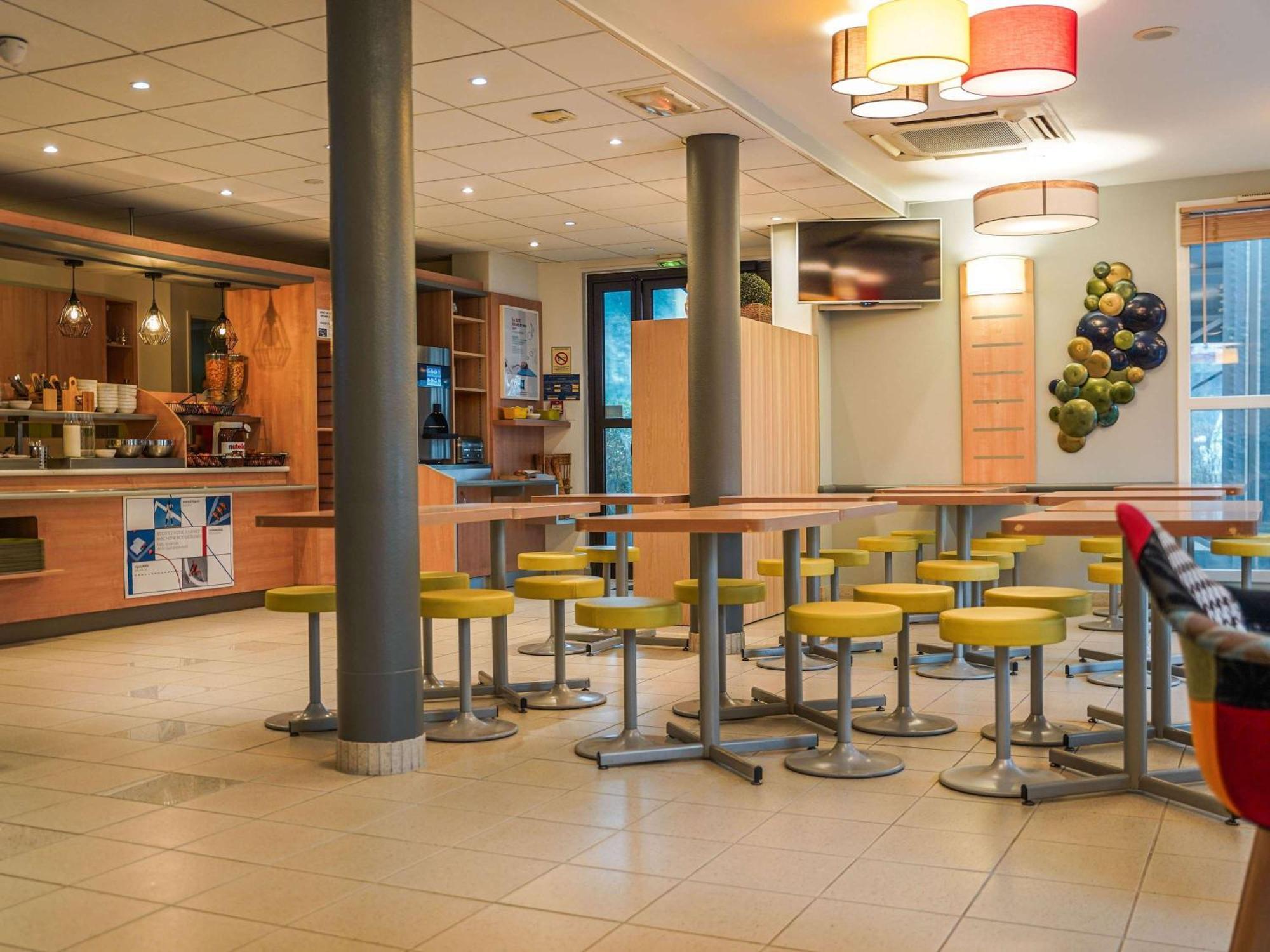 Ibis Budget Bayeux Nonant Экстерьер фото