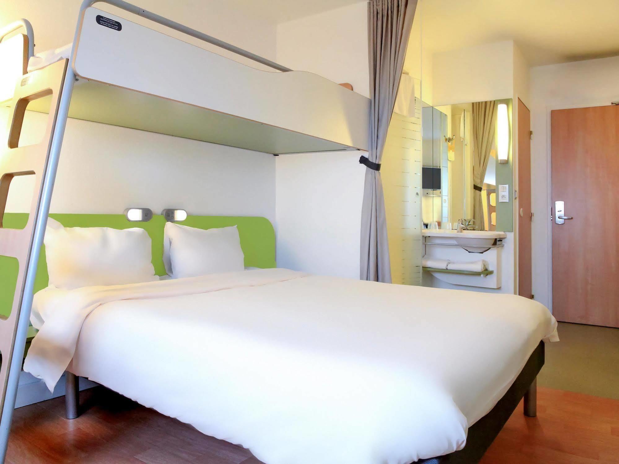 Ibis Budget Bayeux Nonant Экстерьер фото