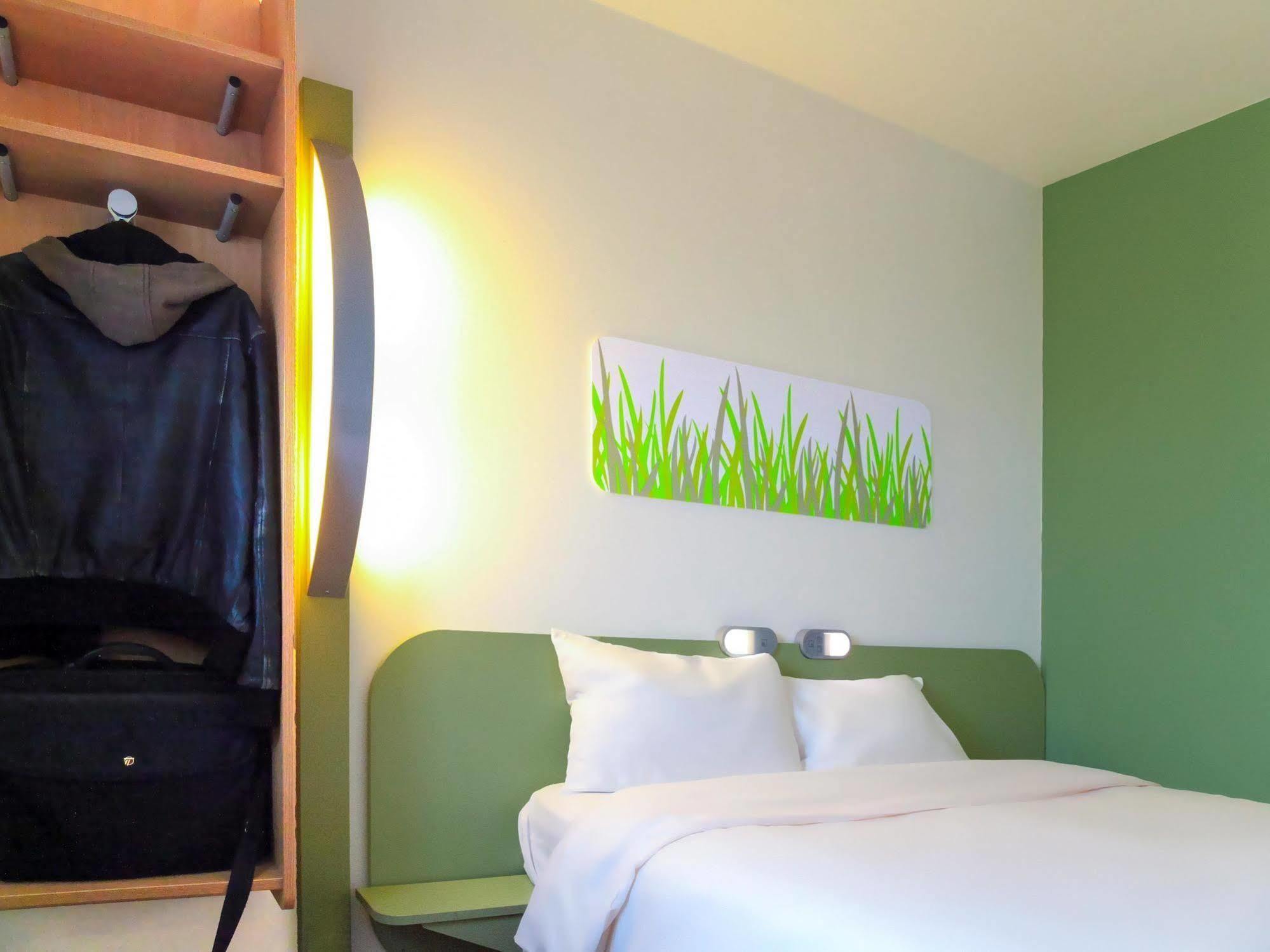 Ibis Budget Bayeux Nonant Экстерьер фото